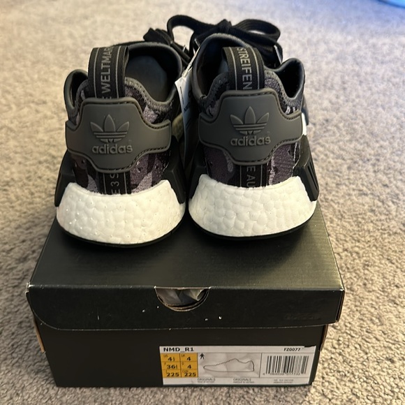 Adidas NMD R1 - Picture 3 of 5